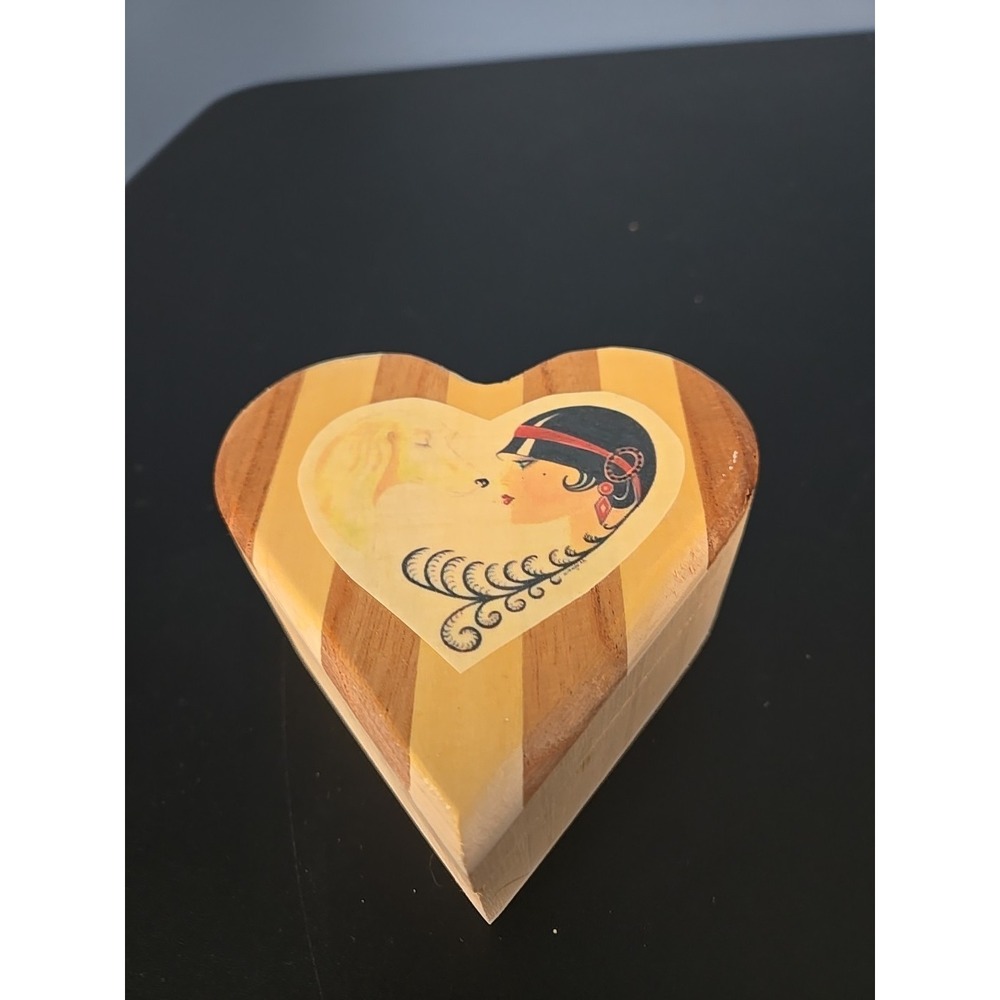 Wooden Heart Shaped Jewelry‎ Trinket Box Handmade Wood 4.5 x 4.5